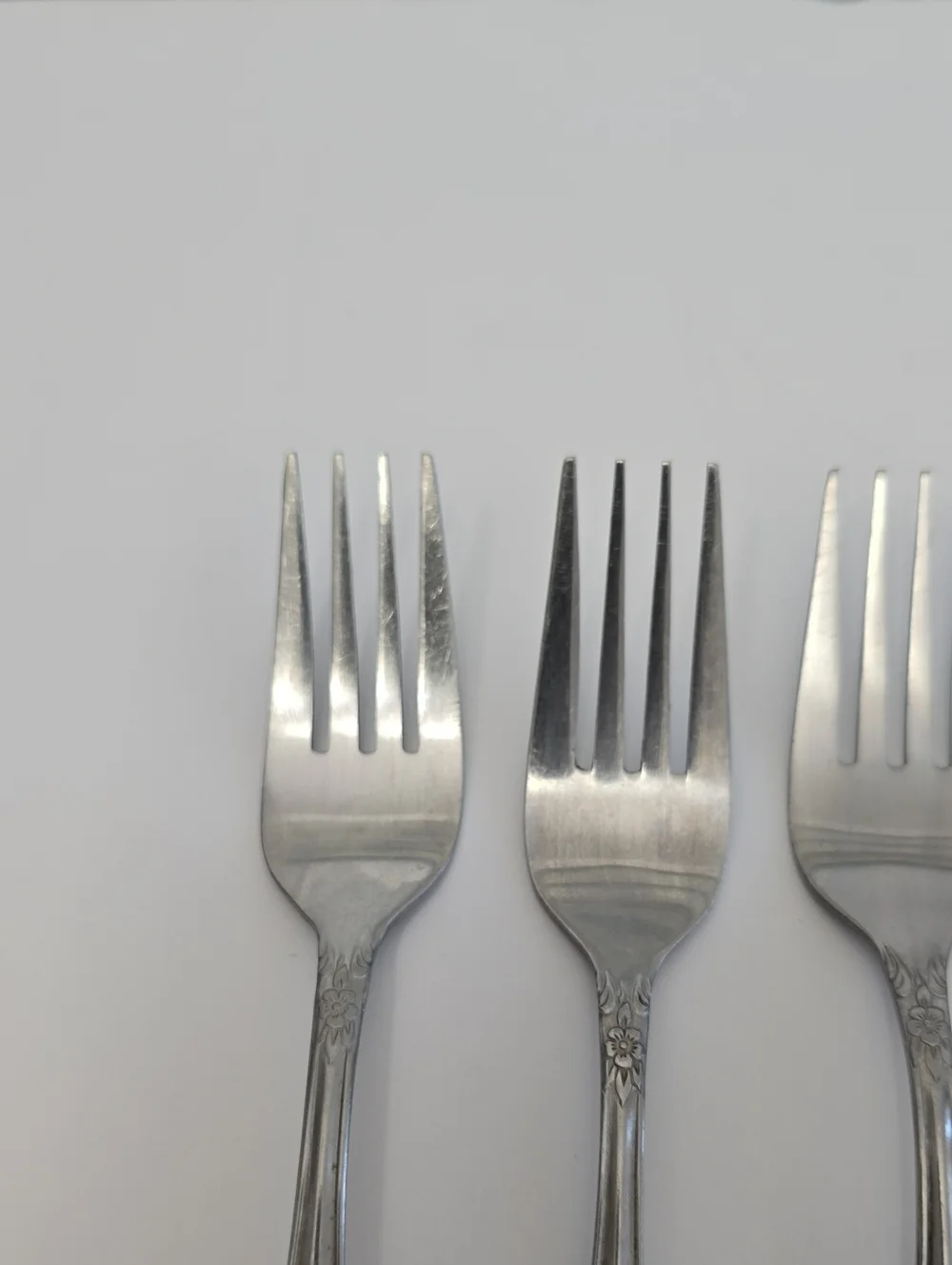 Vintage Rogers & Co Set Of 5 Korea Stainless Forks Floral Alexis 7